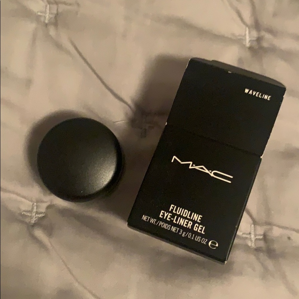 MAC fluid line Eyeliner